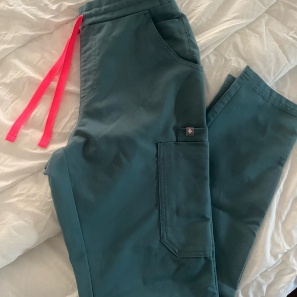 Figs Scrub Set - Picture 2 of 7